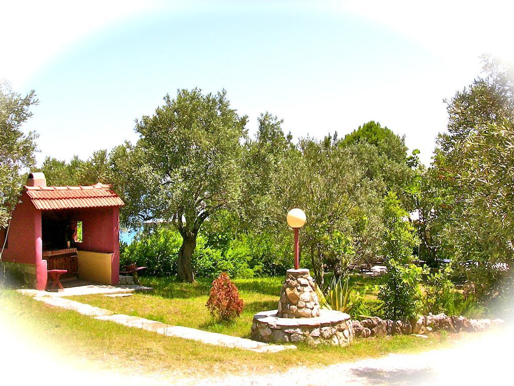 Kyra'S Paradise Potisztiká Kültér fotó